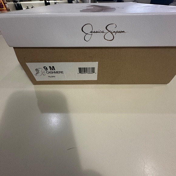 Jessica Simpson Tilory - Picture 2 of 4